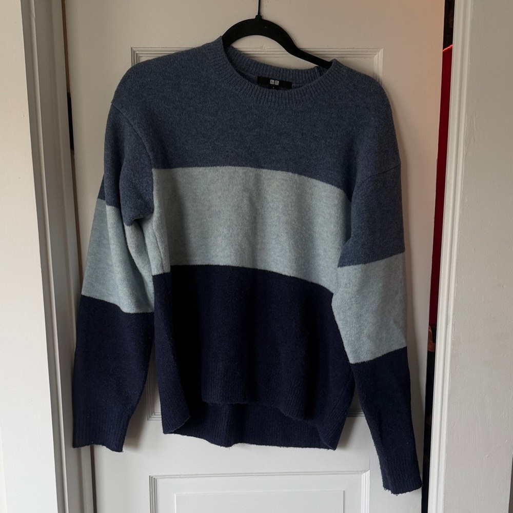 Uniqlo Women's Crewneck Sweater - Navy & Light Blue